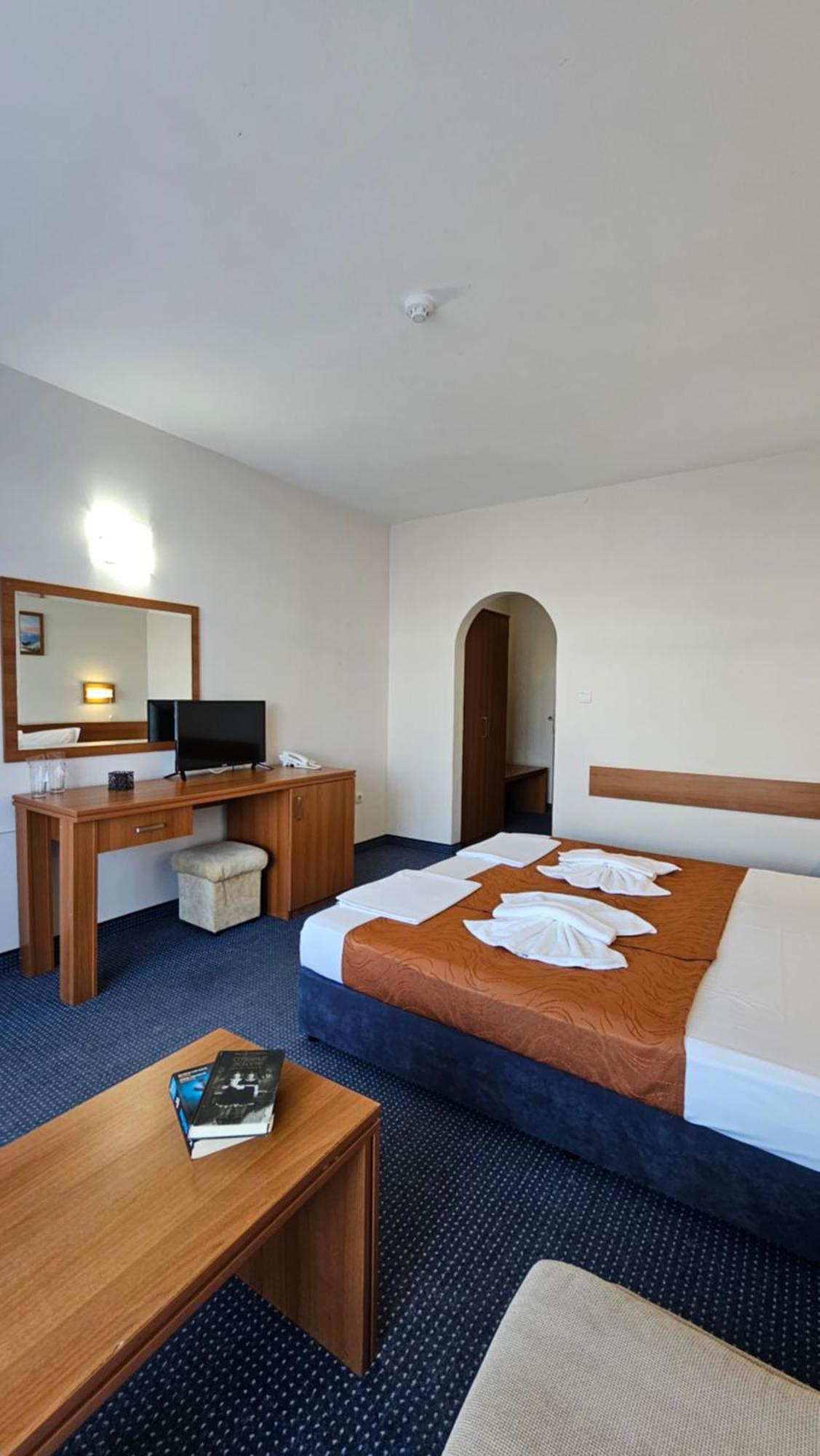 Hotel Liani 阳光海滩 外观 照片